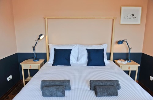 Santo Antonio Apartment | Expresso Martinis in Lisbon by Misha's Place (4c(