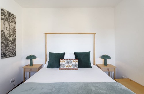 Santo Antonio Apartment | Margarita's Day in Lisbon - by Misha's Place (2C)