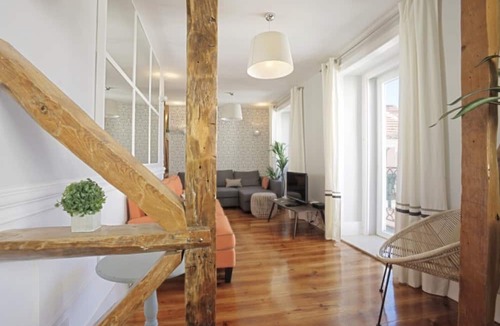 Sacramento Apartment | Duque Chiado, close to Rossio and Castle views