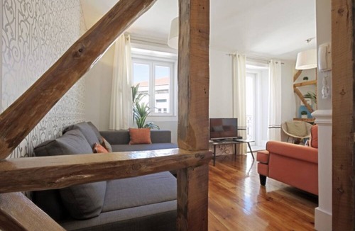 Sacramento Apartment | Duque Chiado, close to Rossio and Castle views