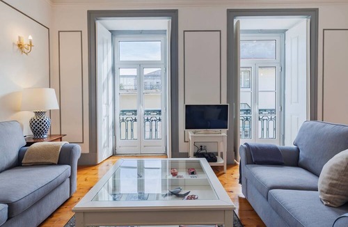 Martires Apartment | Classic & Super Central Apartment by LovelyStay