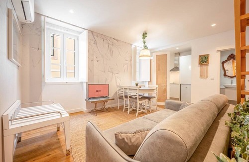 Encarnacao Apartment | GuestReady - Autumn Apartment