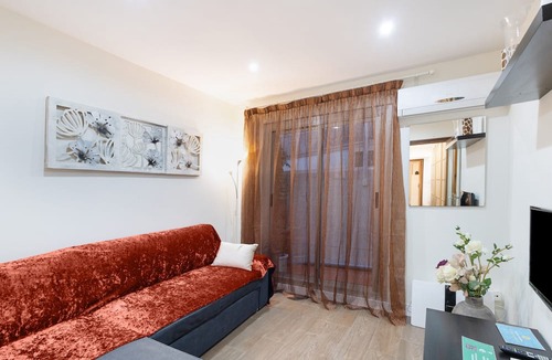 El Coll Apartment | Apartment "Bonito Piso Cerca de Park Guell" with Wi-Fi & A/C