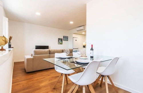 Santo Condestavel Apartment | Vita Portucale | Campo de Ourique River View 2D
