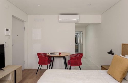 Linda-a-Velha Apartment | Cozy Studio Lisbon | Terrace | AC