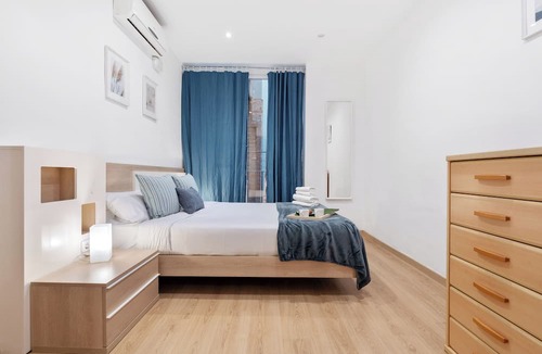 Esquerra de l'Eixample Apartment | Modern Eixample Retreat: Stylish 2-Bedroom Apartment in Central Barcelona