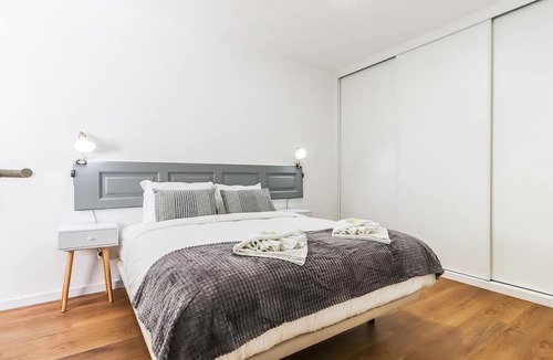 Santo Condestavel Apartment | Vita Portucale | Campo de Ourique River View 1E