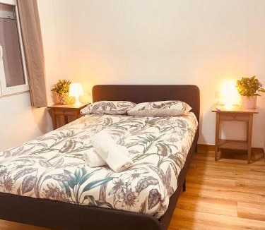 La Nova Esquerra de l'Eixample Apartment | Tarradellas 1 para 9 personas