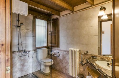 La Vall d'en Bas House | La Cabanya de la Rovira - Dalt
