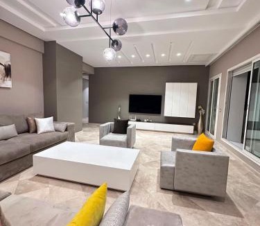 Quartier Mozart Apartment | Spacious 3BR Luxury App City Center w Wi-Fi & AC