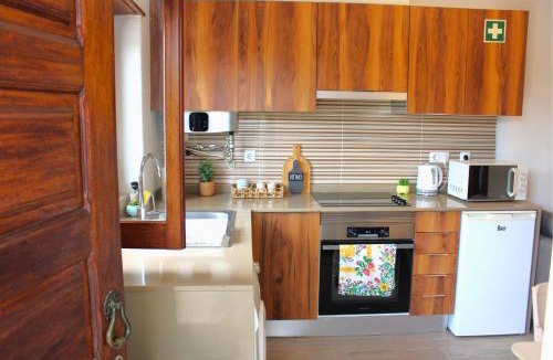 Faulha House | Casa do Castelo - Calm & lovely 2-bedroom Apt Near the Beach