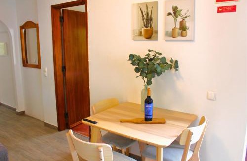 Faulha House | Casa do Castelo - Calm & lovely 2-bedroom Apt Near the Beach