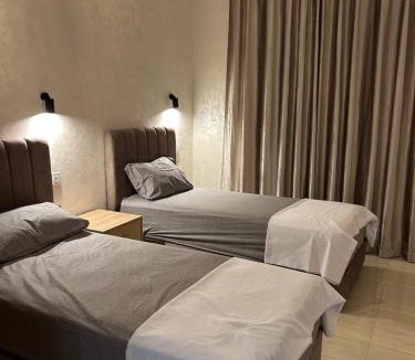 Larache Apartment | Belle Appartement Moderne Centre Larache Wifi Parking Ascenseur Clim Plage Gardien