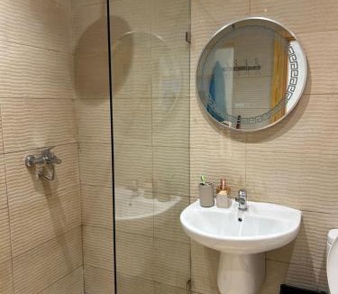 Larache Apartment | Belle Appartement Moderne Centre Larache Wifi Parking Ascenseur Clim Plage Gardien
