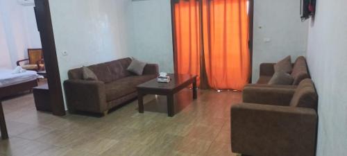 Niha Hotel | فندق الخيال الكبير