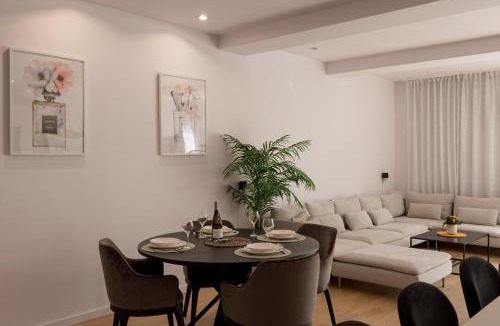 Santo Antonio Apartment | Luxury 4-Bedroom Residence in Prime Lisbon