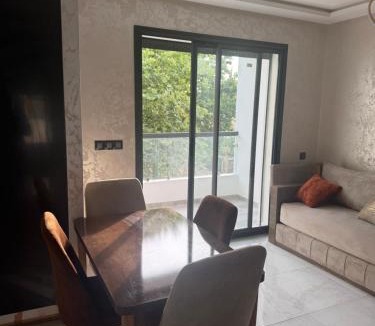 Ifrane Apartment | Appartement avec balcon vue sur forêt - centre ville