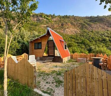 Kfardebian House | arida farm peach