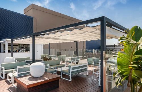 El Prat de Llobregat Hotel | Salles Ciutat del Prat Barcelona Airport