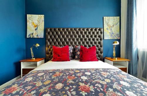 Penha de Franca House | Lisbon Blue Room
