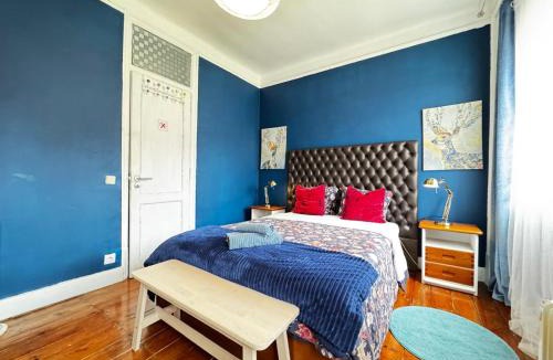 Penha de Franca House | Lisbon Blue Room