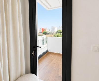 Martil Apartment | Luxury & Cosy Flat - WiFi, Parking, Screens