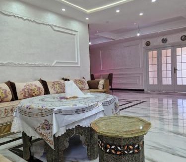 Bni Tadjite House | Ben Zitti Family And Biker Oasis w Pool Parking
