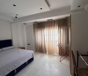 El Ensanche Apartment | Modern & Bright Apartment near Historic Old Medina