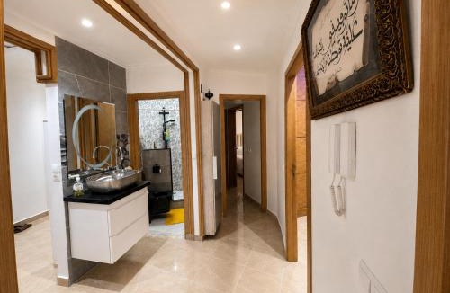Hjar Ennhal Apartment | Appartement Familial Spacieux 7 Pers , Près Aéroport
