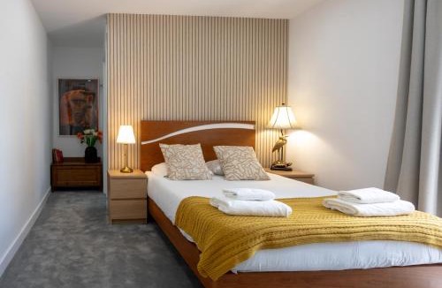 Penha de Franca Hostel | Lisbon Poets Inn