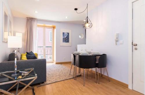 Sacramento Apartment | Perfect Cool with AC, 2 Bedrooms 2 Bathrooms