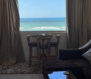Al-Jumruk Apartment | Alex Panoramic Seaview 2