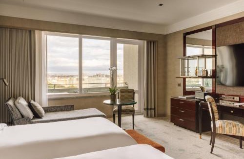 Sao Sebastiao da Pedreira Hotel | Four Seasons Hotel Ritz Lisbon