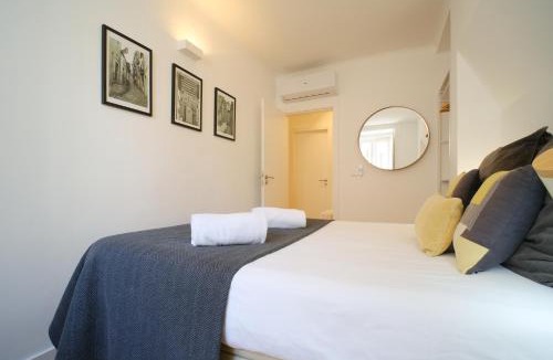 Sao Bento Apartment | Amazing Vintage Flat in Principe Real Lisbon