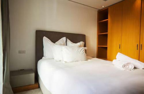 Racine Apartment | Bright Luxury Studio Apartment - City Center