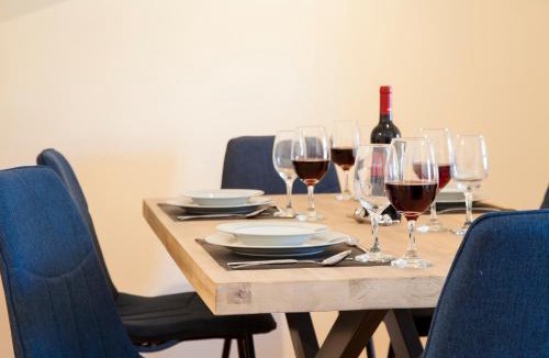 Alfama Apartment | GuestReady - Stylish apt w/balcony in Graca