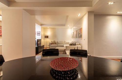 Sacramento Apartment | Chiado Deluxe Terrace 3 BR Apartment