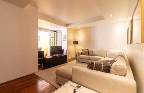 Sacramento Apartment | Chiado Deluxe Terrace 3 BR Apartment