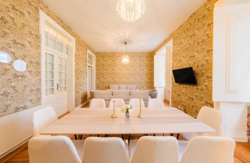Chiado Apartment | Stylish Central Lisbon 5BR Apartment
