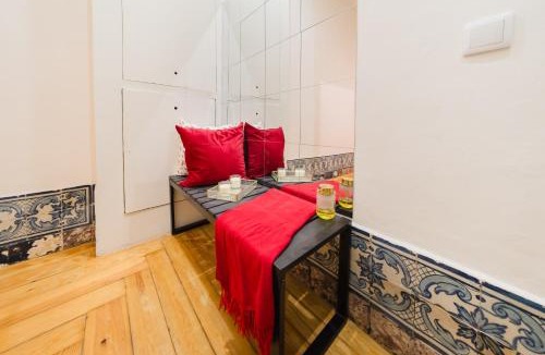 Chiado Apartment | Stylish Central Lisbon 5BR Apartment