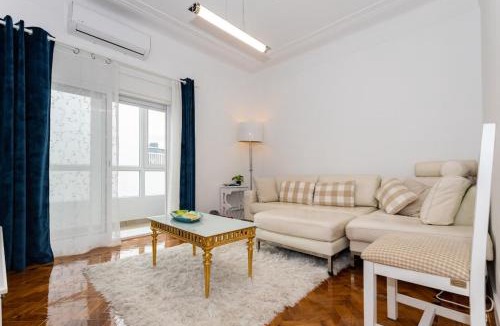 Cova da Piedade Apartment | Almada Lisbon em frente dos transportes públicos