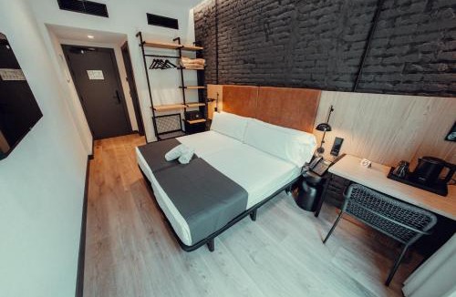 Hostafrancs Hotel | Hotel Transit