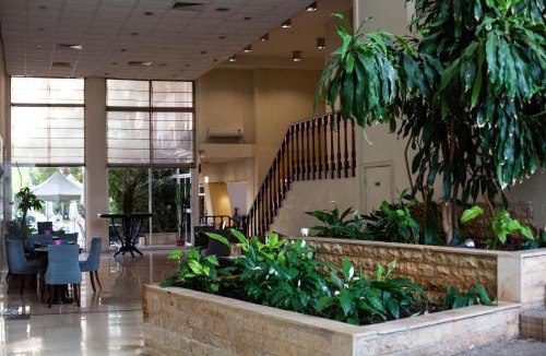 Dekwaneh Hotel | Cosmopolitan Hotel