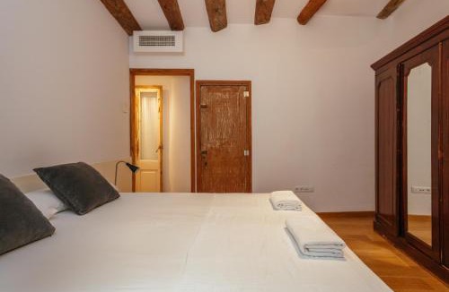 Gothic Quarter Apartment | Bellafila Gothic Terrace