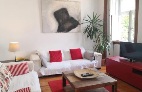 Encarnacao Apartment | City centre charm and practicality