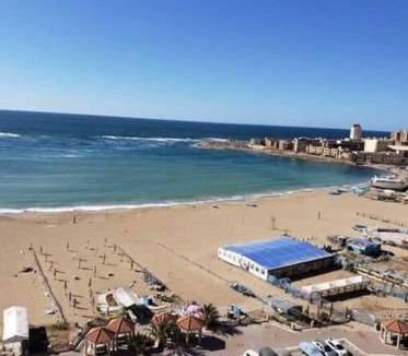 Al-Jumruk Apartment | 3-Bedroom Apartment with Stunning Sea-Side View