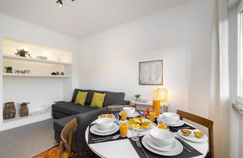 Alges Apartment | WHome Peaceful Algés Family Home away from City Noise