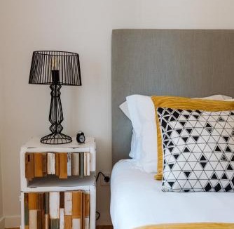 Sao Bento Apartment | Principe Real Hideaway by Praça das Flores by NestAtLisbon