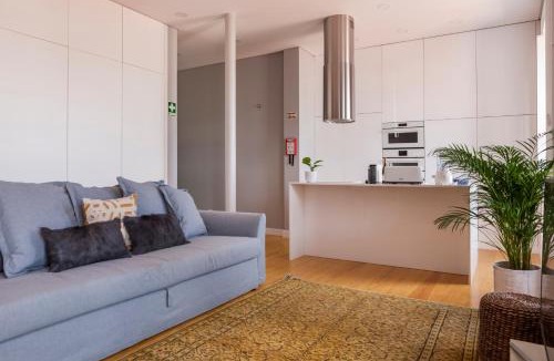 Sao Cristovao e Sao Lourenco Apartment | Breath-Taking River & City View Stunning 3 Bedrooms & 3 Bathrooms With AC Alfama Castle district 1st Floor Apartment