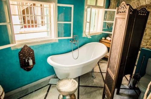 Tyre Bed & Breakfast | Dar Camelia